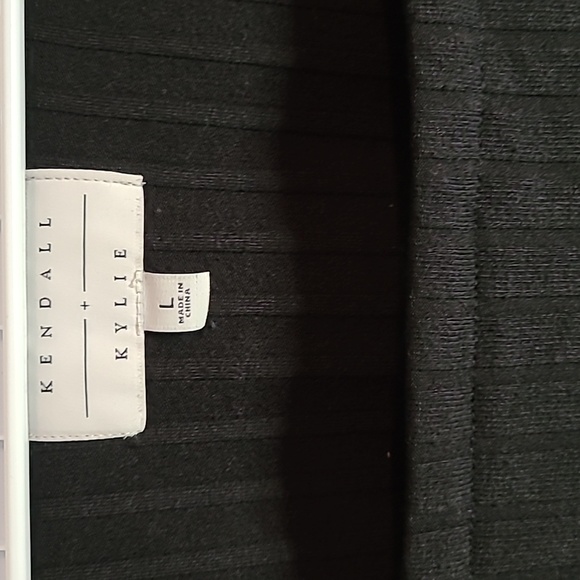 Kendall & Kylie Top - Picture 2 of 4